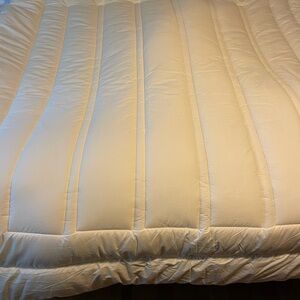 Merino Wool King Size Mattress Topper by Sleep & Beyond - like new